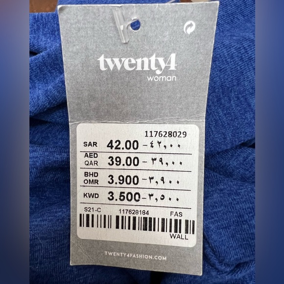 💥2/$15 NWT Twenty4 Woman royal blue knit wide leg culottes gaucho crop pants L - Picture 8 of 9